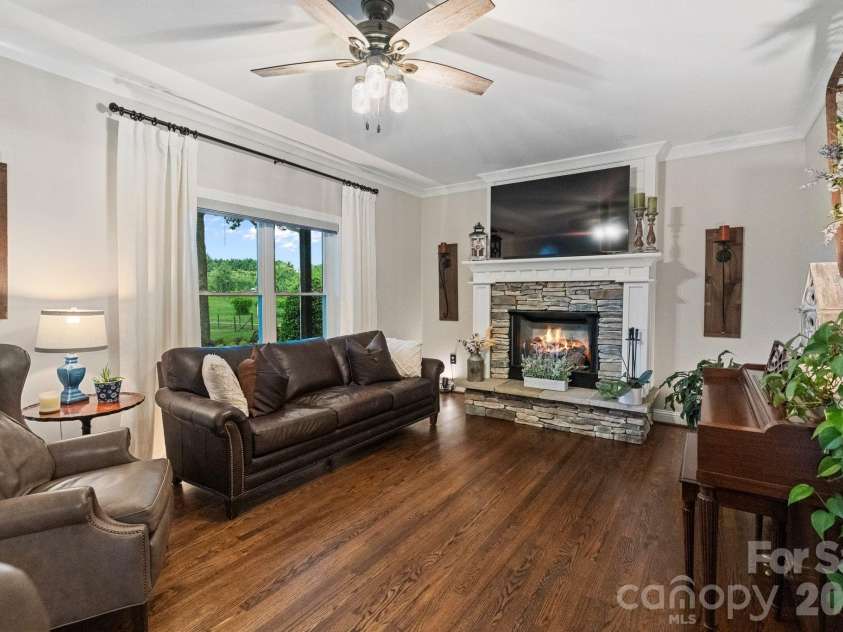 1744 Lowe Drive, Catawba, NC 28609.  MLS# CAR4384724, YatesRealty ID 27281. Living Room