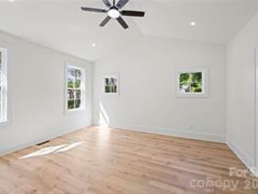 109 Frost Road, Advance, NC 27006.  MLS# CAR4388804, YatesRealty ID 27283. Master Bedroom