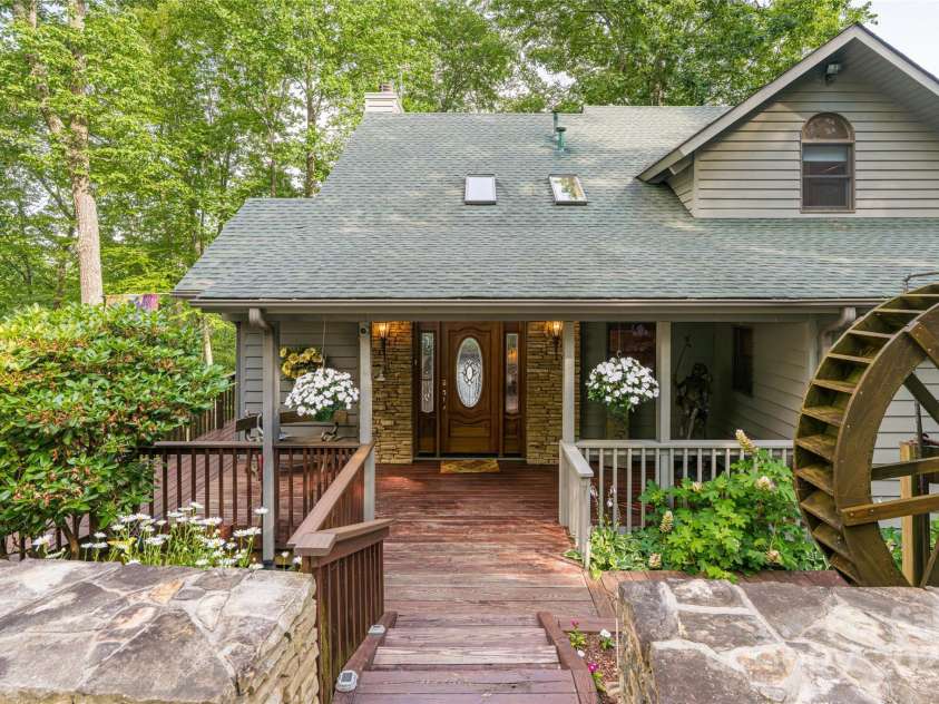 163 Tweetys Knoll, Burnsville, NC 28714.  MLS# CAR4281512, YatesRealty ID 27283. 