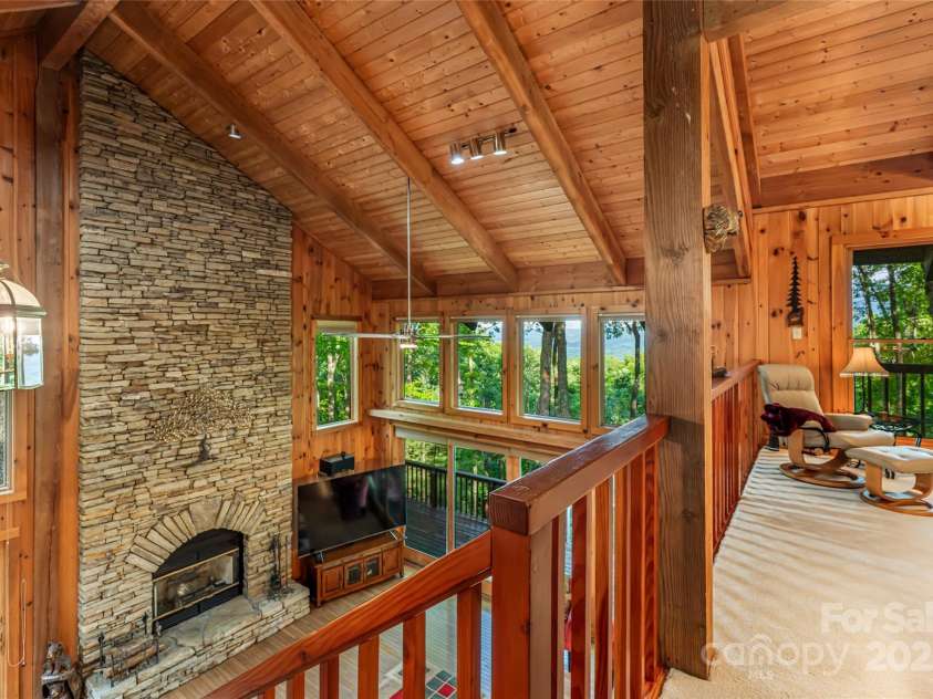 163 Tweetys Knoll, Burnsville, NC 28714.  MLS# CAR4281512, YatesRealty ID 27283. 