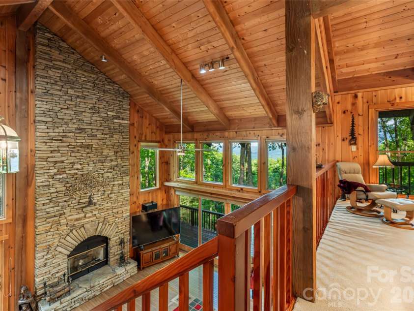 163 Tweetys Knoll, Burnsville, NC 28714.  MLS# CAR4281512, YatesRealty ID 27283. 