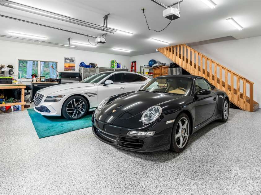 163 Tweetys Knoll, Burnsville, NC 28714.  MLS# CAR4281512, YatesRealty ID 27283. Immaculate 2 car garage is oversized and offers workshop space