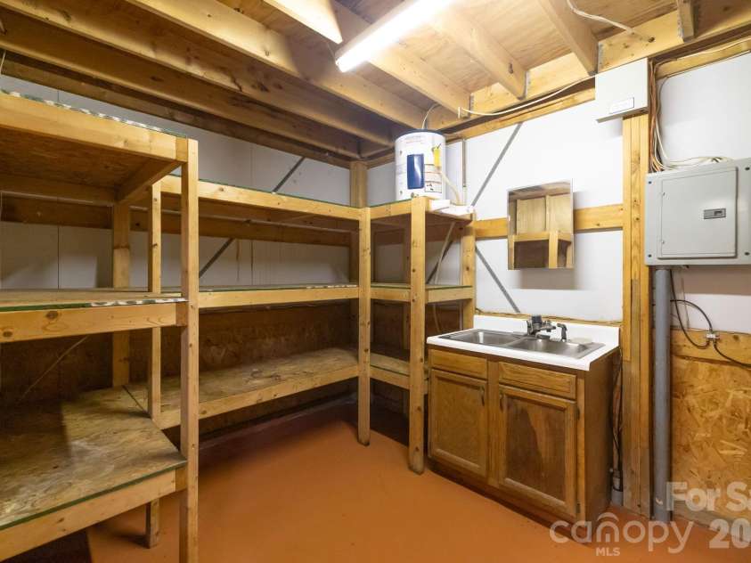 104 Willowbrook Drive, Thomasville, NC 27360.  MLS# CAR4388750, YatesRealty ID 27285. Storage in the garage