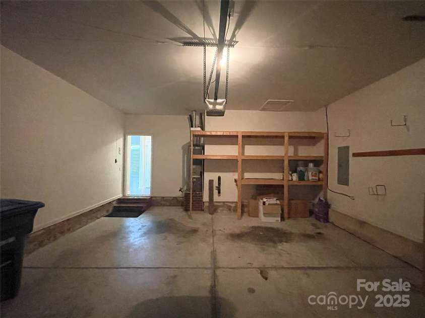 2834 Ritz Lane, Matthews, NC 28105.  MLS# CAR4278629, YatesRealty ID 27285. 