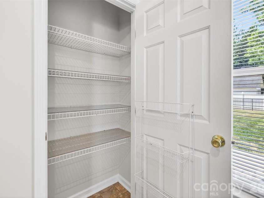 140 Gabriel Drive, Mooresville, NC 28115.  MLS# CAR4380476, YatesRealty ID 27288. 