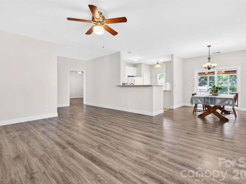 140 Gabriel Drive, Mooresville, NC 28115.  MLS# CAR4380476, YatesRealty ID 27288. 