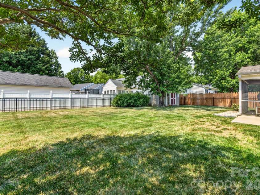 140 Gabriel Drive, Mooresville, NC 28115.  MLS# CAR4380476, YatesRealty ID 27288. 