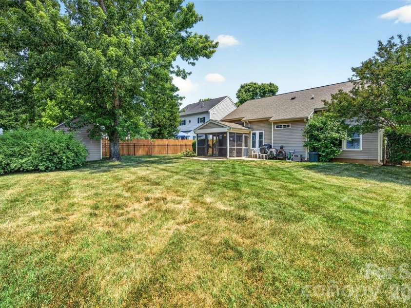 140 Gabriel Drive, Mooresville, NC 28115.  MLS# CAR4380476, YatesRealty ID 27288. 