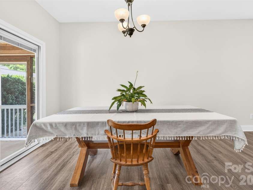 140 Gabriel Drive, Mooresville, NC 28115.  MLS# CAR4380476, YatesRealty ID 27288. Dining room