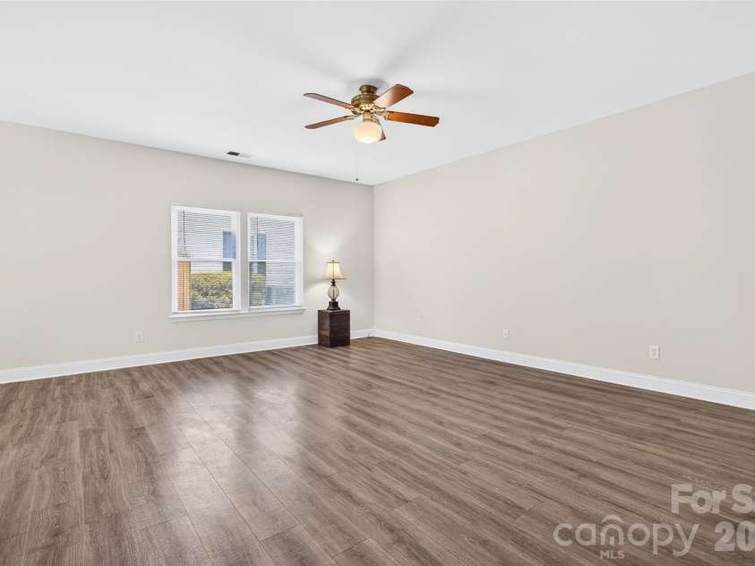 140 Gabriel Drive, Mooresville, NC 28115.  MLS# CAR4380476, YatesRealty ID 27288. Great room