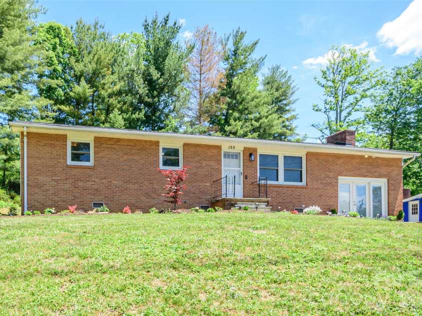 155 Chestnut Place, Arden, NC 28704.  MLS# CAR4380174, YatesRealty ID 27289. 