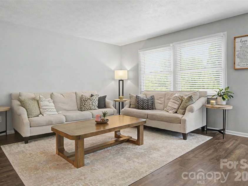 155 Chestnut Place, Arden, NC 28704.  MLS# CAR4380174, YatesRealty ID 27289. 
