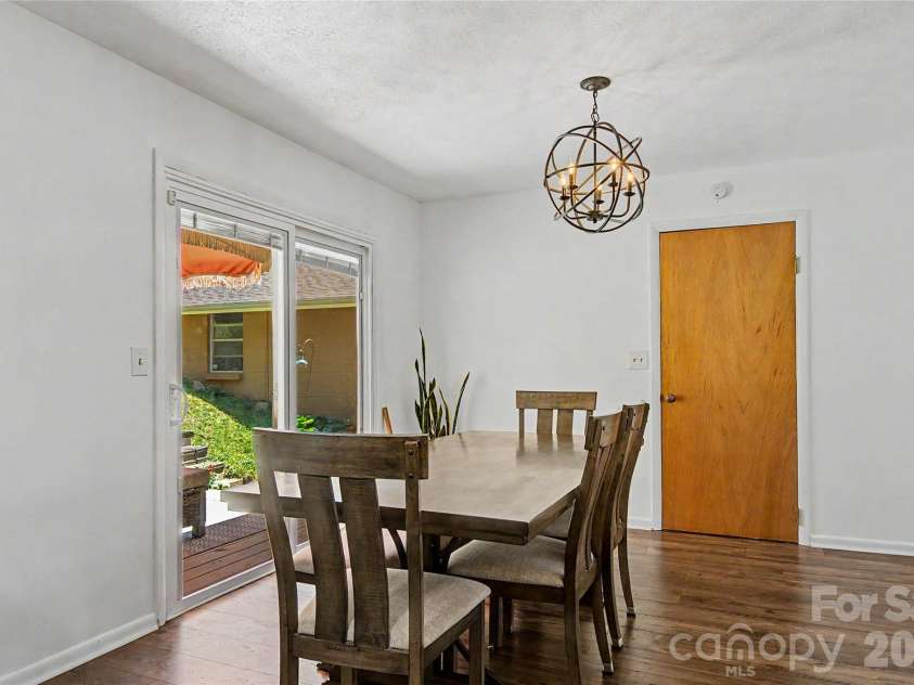 155 Chestnut Place, Arden, NC 28704.  MLS# CAR4380174, YatesRealty ID 27289. 