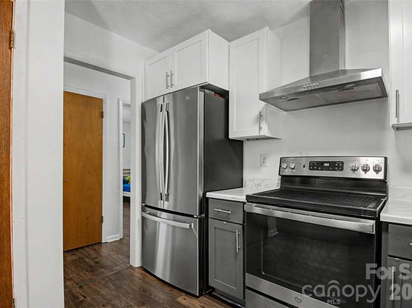 155 Chestnut Place, Arden, NC 28704.  MLS# CAR4380174, YatesRealty ID 27289. 