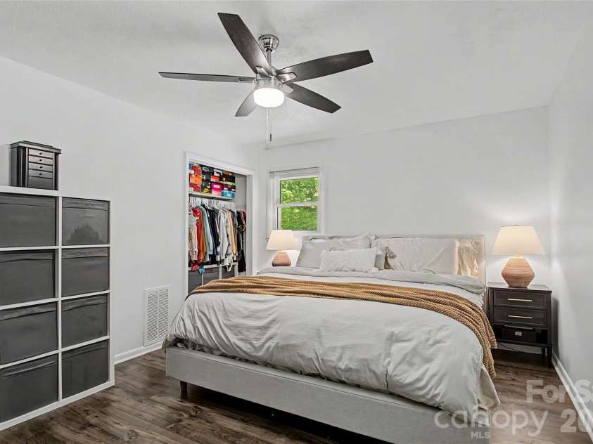 155 Chestnut Place, Arden, NC 28704.  MLS# CAR4380174, YatesRealty ID 27289. 