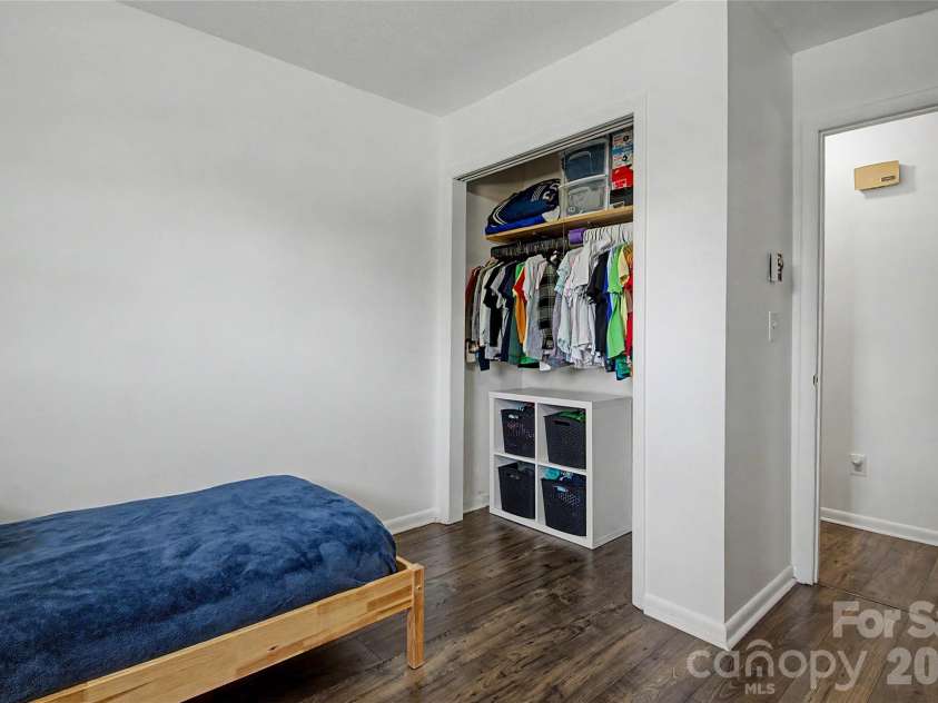 155 Chestnut Place, Arden, NC 28704.  MLS# CAR4380174, YatesRealty ID 27289. 