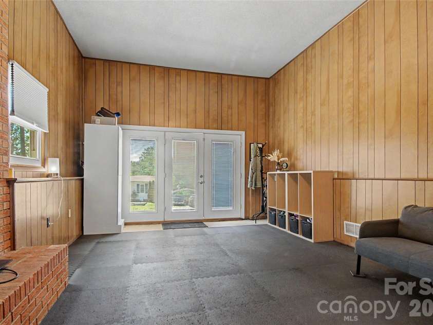 155 Chestnut Place, Arden, NC 28704.  MLS# CAR4380174, YatesRealty ID 27289. 
