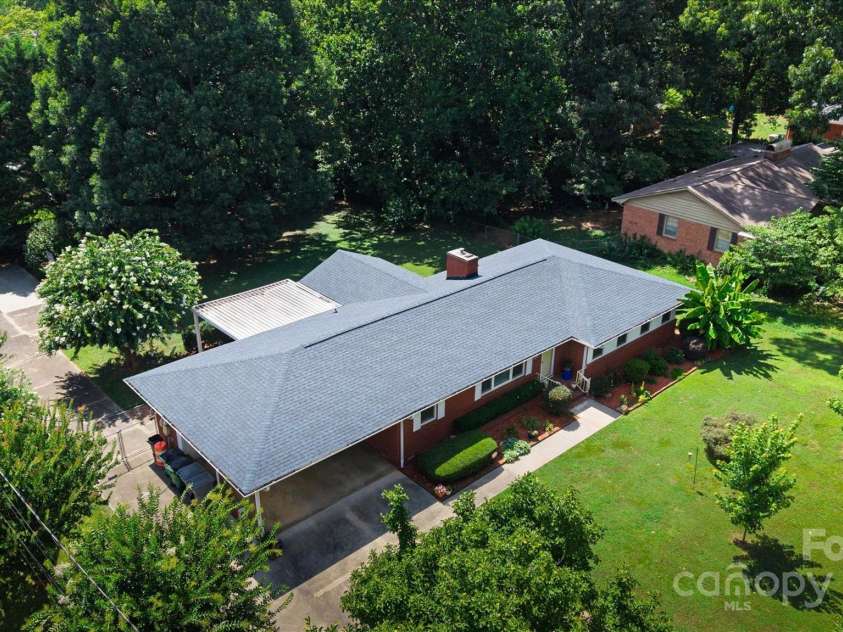 6003 Woodbridge Road, Charlotte, NC 28227.  MLS# CAR4257051, YatesRealty ID 27289. 