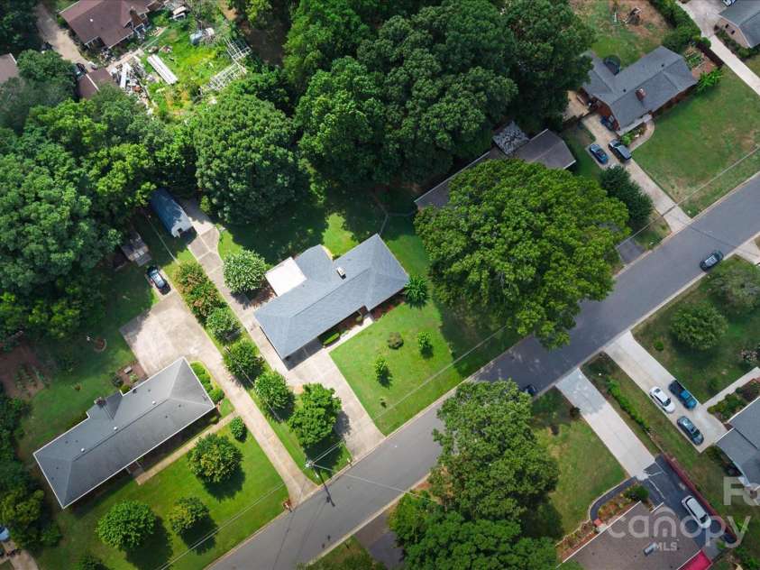 6003 Woodbridge Road, Charlotte, NC 28227.  MLS# CAR4257051, YatesRealty ID 27289. 