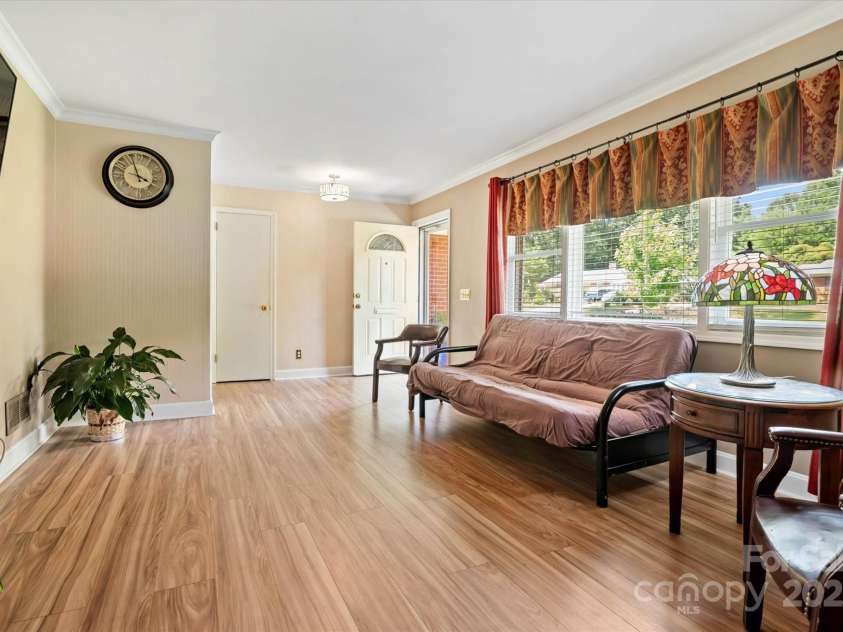 6003 Woodbridge Road, Charlotte, NC 28227.  MLS# CAR4257051, YatesRealty ID 27289. 