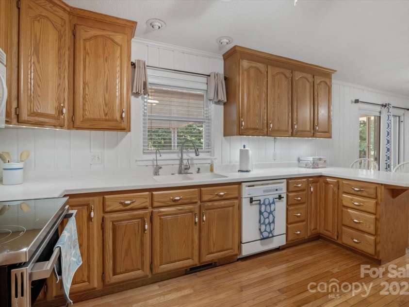 6003 Woodbridge Road, Charlotte, NC 28227.  MLS# CAR4257051, YatesRealty ID 27289. 