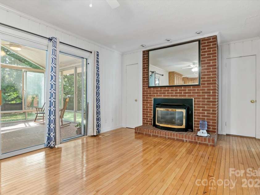 6003 Woodbridge Road, Charlotte, NC 28227.  MLS# CAR4257051, YatesRealty ID 27289. 