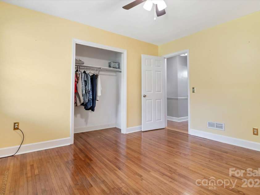 6003 Woodbridge Road, Charlotte, NC 28227.  MLS# CAR4257051, YatesRealty ID 27289. 