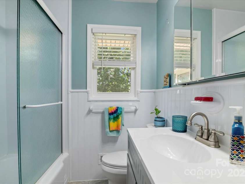 6003 Woodbridge Road, Charlotte, NC 28227.  MLS# CAR4257051, YatesRealty ID 27289. 