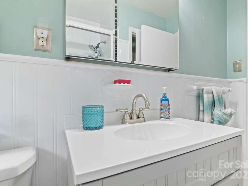 6003 Woodbridge Road, Charlotte, NC 28227.  MLS# CAR4257051, YatesRealty ID 27289. 