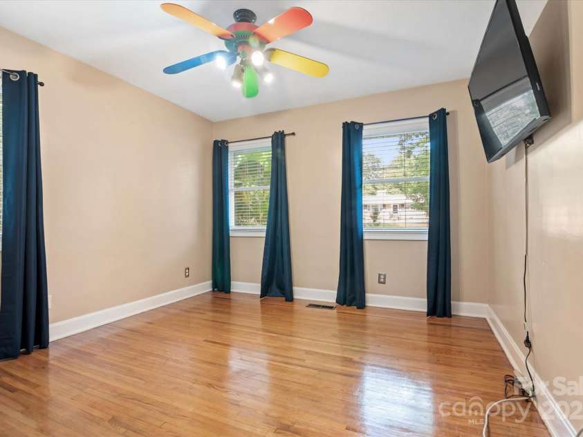 6003 Woodbridge Road, Charlotte, NC 28227.  MLS# CAR4257051, YatesRealty ID 27289. 