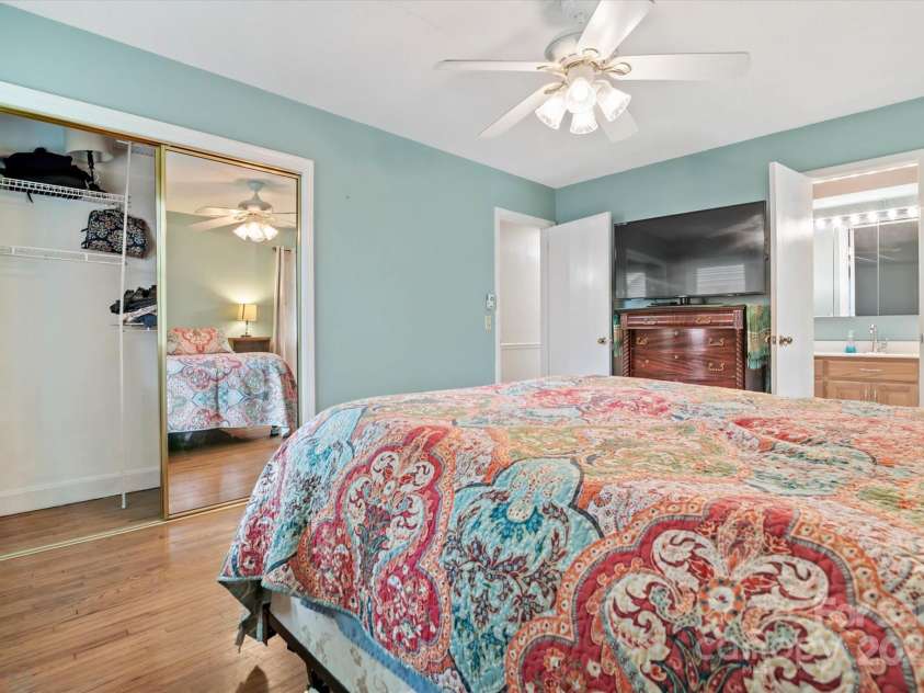 6003 Woodbridge Road, Charlotte, NC 28227.  MLS# CAR4257051, YatesRealty ID 27289. 