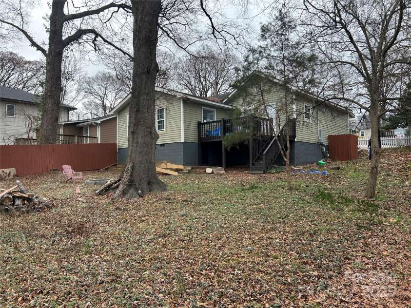 1301 Mcdowell Street, Charlotte, NC 28205.  MLS# CAR4225082, YatesRealty ID 2729. 
