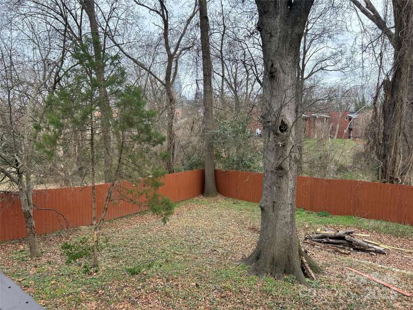 1301 Mcdowell Street, Charlotte, NC 28205.  MLS# CAR4225082, YatesRealty ID 2729. 