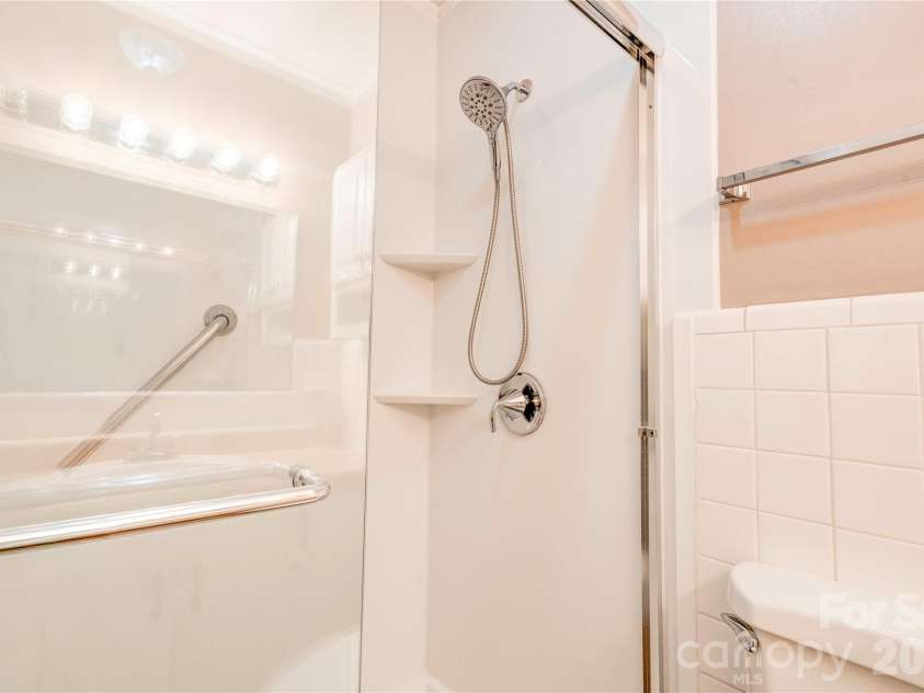 2926 Lake Drive, Shelby, NC 28152.  MLS# CAR4351975, YatesRealty ID 2729. Bathroom 2