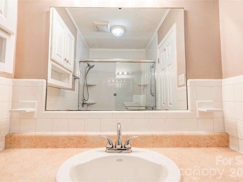 2926 Lake Drive, Shelby, NC 28152.  MLS# CAR4351975, YatesRealty ID 2729. Bathroom 2