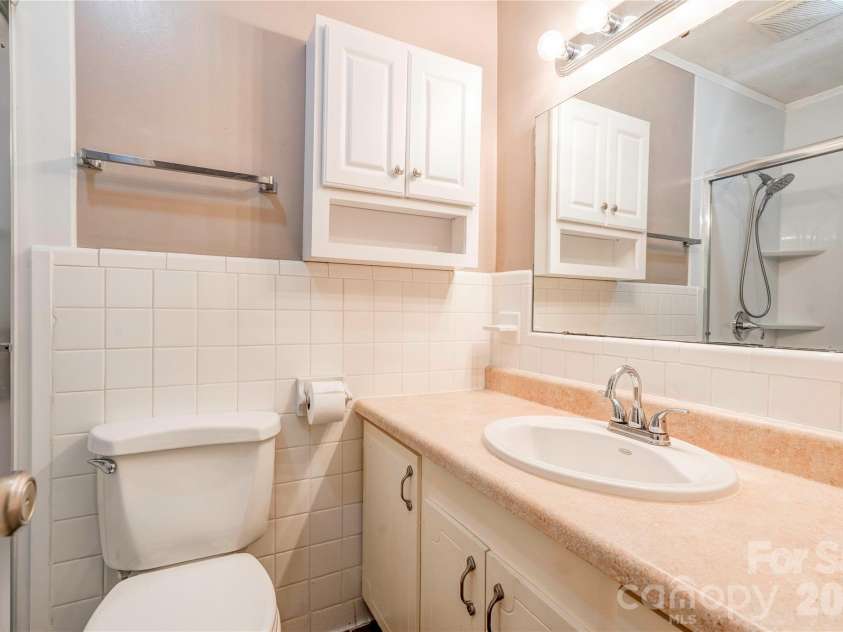 2926 Lake Drive, Shelby, NC 28152.  MLS# CAR4351975, YatesRealty ID 2729. Bathroom 2