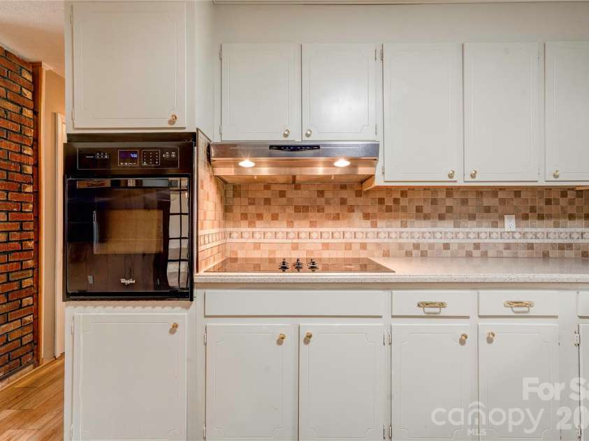 2926 Lake Drive, Shelby, NC 28152.  MLS# CAR4351975, YatesRealty ID 2729. Kitchen