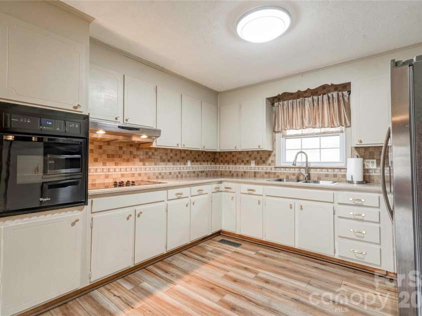 2926 Lake Drive, Shelby, NC 28152.  MLS# CAR4351975, YatesRealty ID 2729. Kitchen