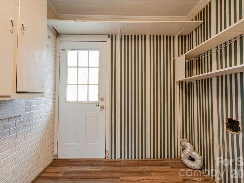 2926 Lake Drive, Shelby, NC 28152.  MLS# CAR4351975, YatesRealty ID 2729. Laundry Room