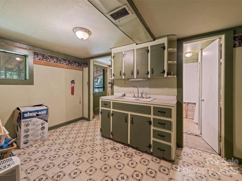 360 Thomas Park, Waynesville, NC 28786.  MLS# CAR4272862, YatesRealty ID 27290. 