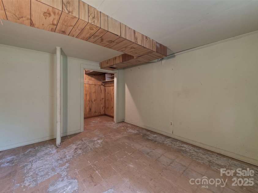 360 Thomas Park, Waynesville, NC 28786.  MLS# CAR4272862, YatesRealty ID 27290. 