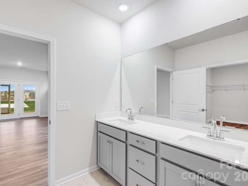 5465 Redbud Road, Lancaster, SC 29720.  MLS# CAR4349155, YatesRealty ID 27290. 