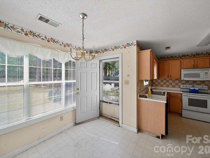 2205 Old Sparta Road, Rocky Mount, NC 27804.  MLS# CAR4385964, YatesRealty ID 27291. 