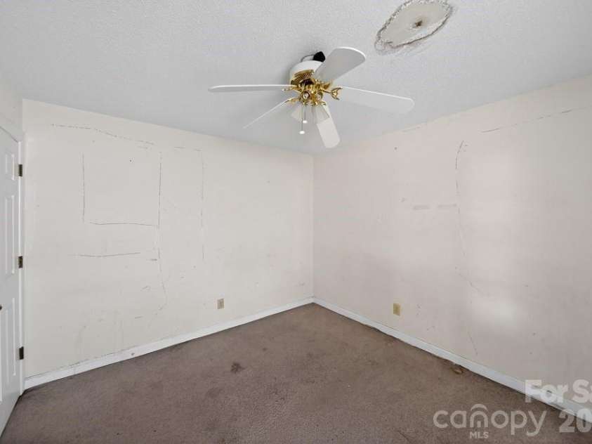 2205 Old Sparta Road, Rocky Mount, NC 27804.  MLS# CAR4385964, YatesRealty ID 27291. 