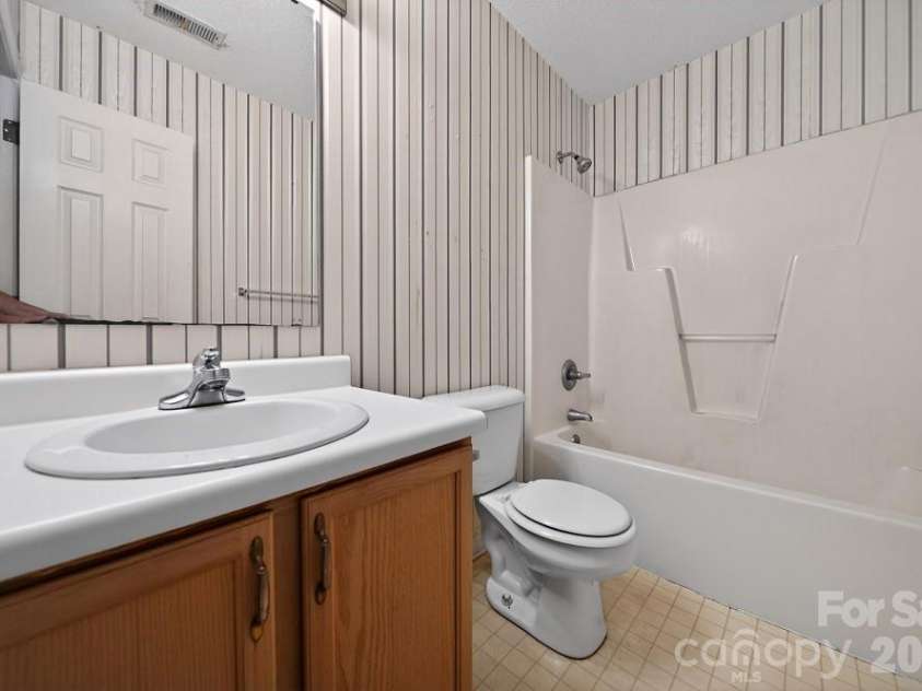 2205 Old Sparta Road, Rocky Mount, NC 27804.  MLS# CAR4385964, YatesRealty ID 27291. 