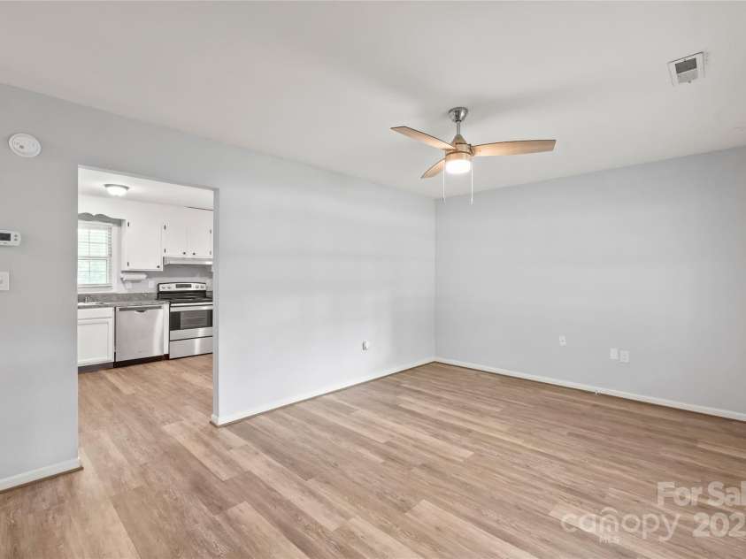 3312 Autumn Ridge Drive, Charlotte, NC 28269.  MLS# CAR4278857, YatesRealty ID 27292. 