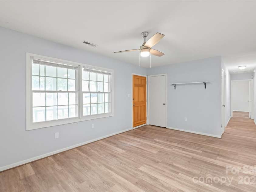 3312 Autumn Ridge Drive, Charlotte, NC 28269.  MLS# CAR4278857, YatesRealty ID 27292. 