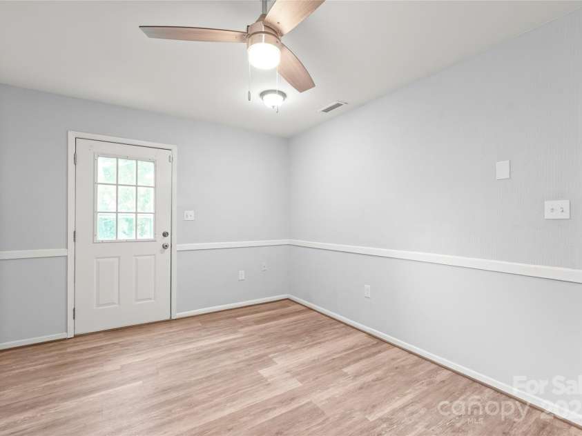 3312 Autumn Ridge Drive, Charlotte, NC 28269.  MLS# CAR4278857, YatesRealty ID 27292. 