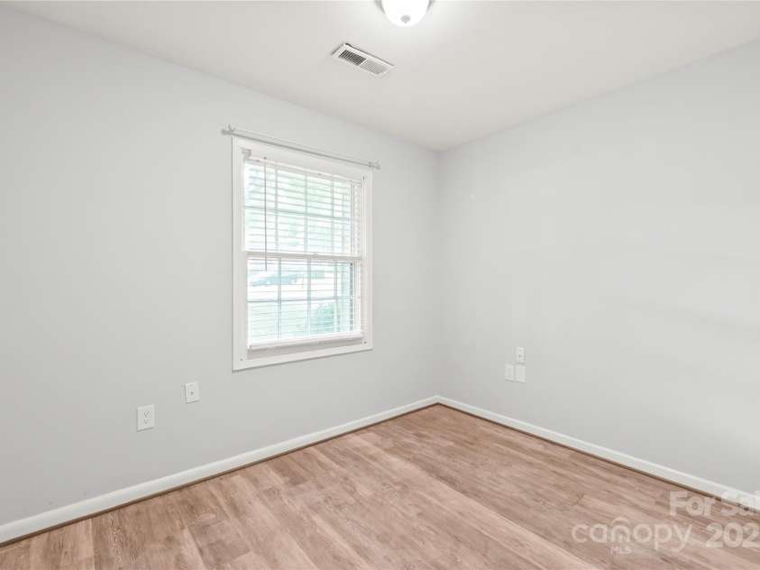 3312 Autumn Ridge Drive, Charlotte, NC 28269.  MLS# CAR4278857, YatesRealty ID 27292. 