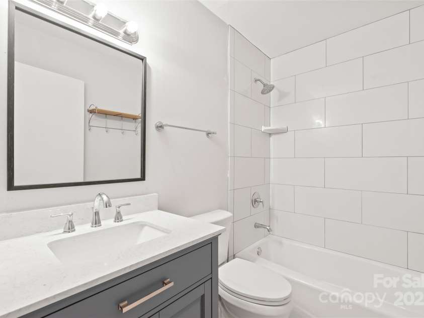 3312 Autumn Ridge Drive, Charlotte, NC 28269.  MLS# CAR4278857, YatesRealty ID 27292. 